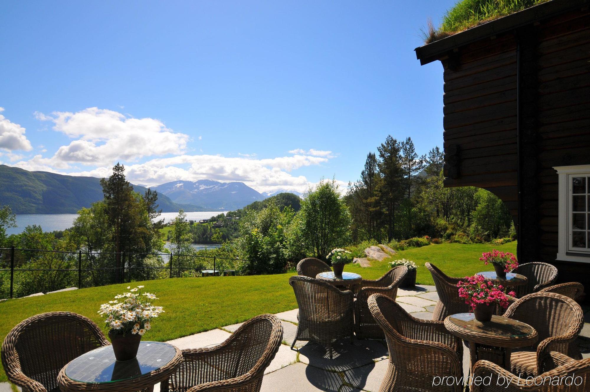 Storfjord Hotel Skodje Exterior photo