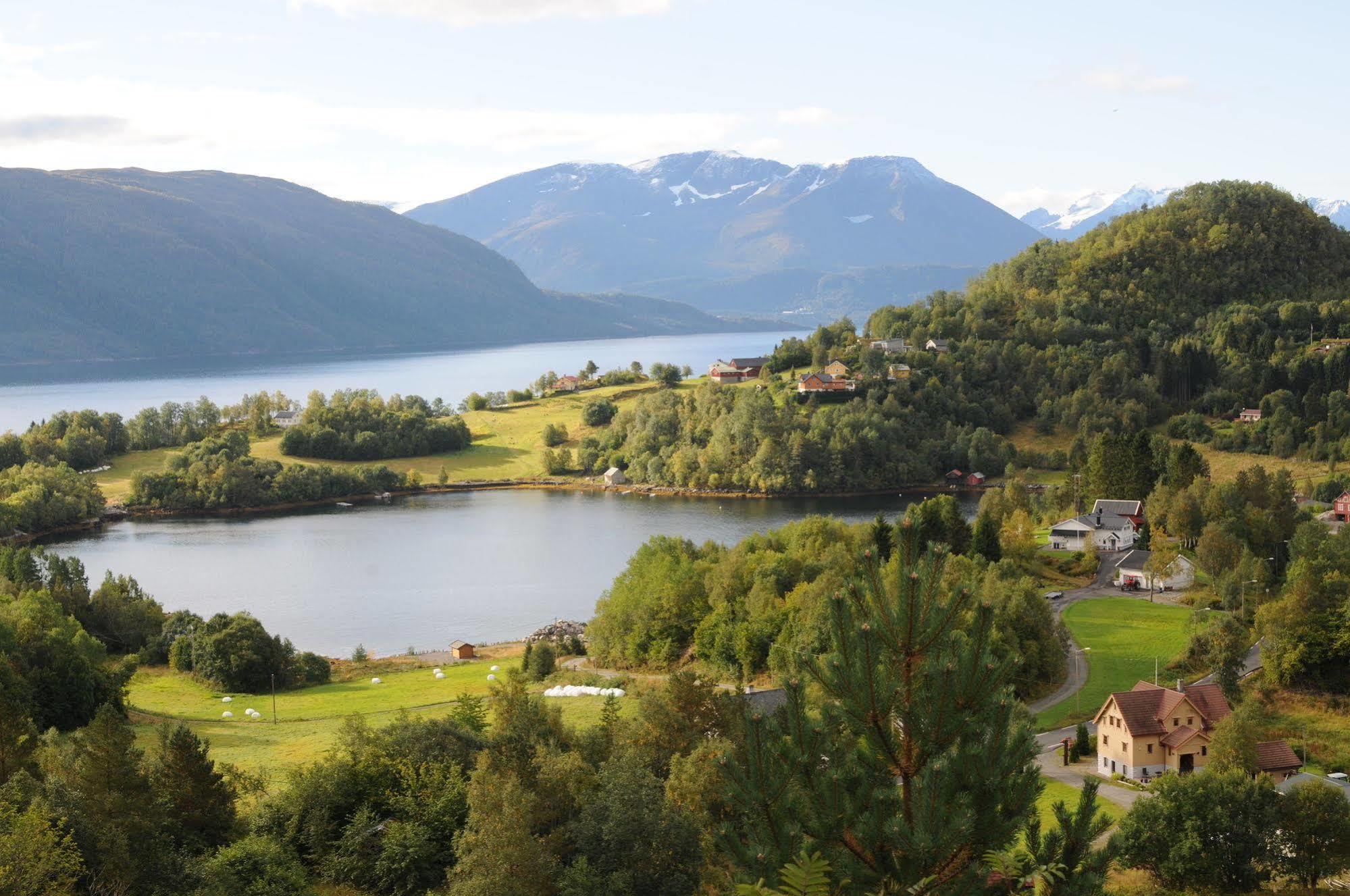 Storfjord Hotel Skodje Exterior photo